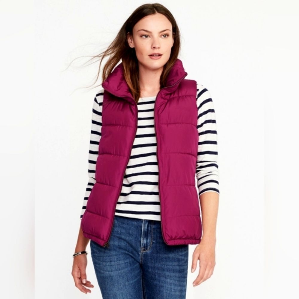 Old Navy Burgundy Quilted Puffer Vest, Size Medium